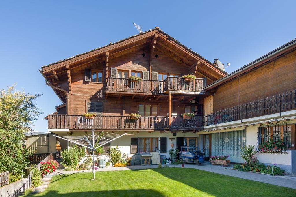 Apartment Efeu "Mit Stil & Tradition" Grachen Exterior photo